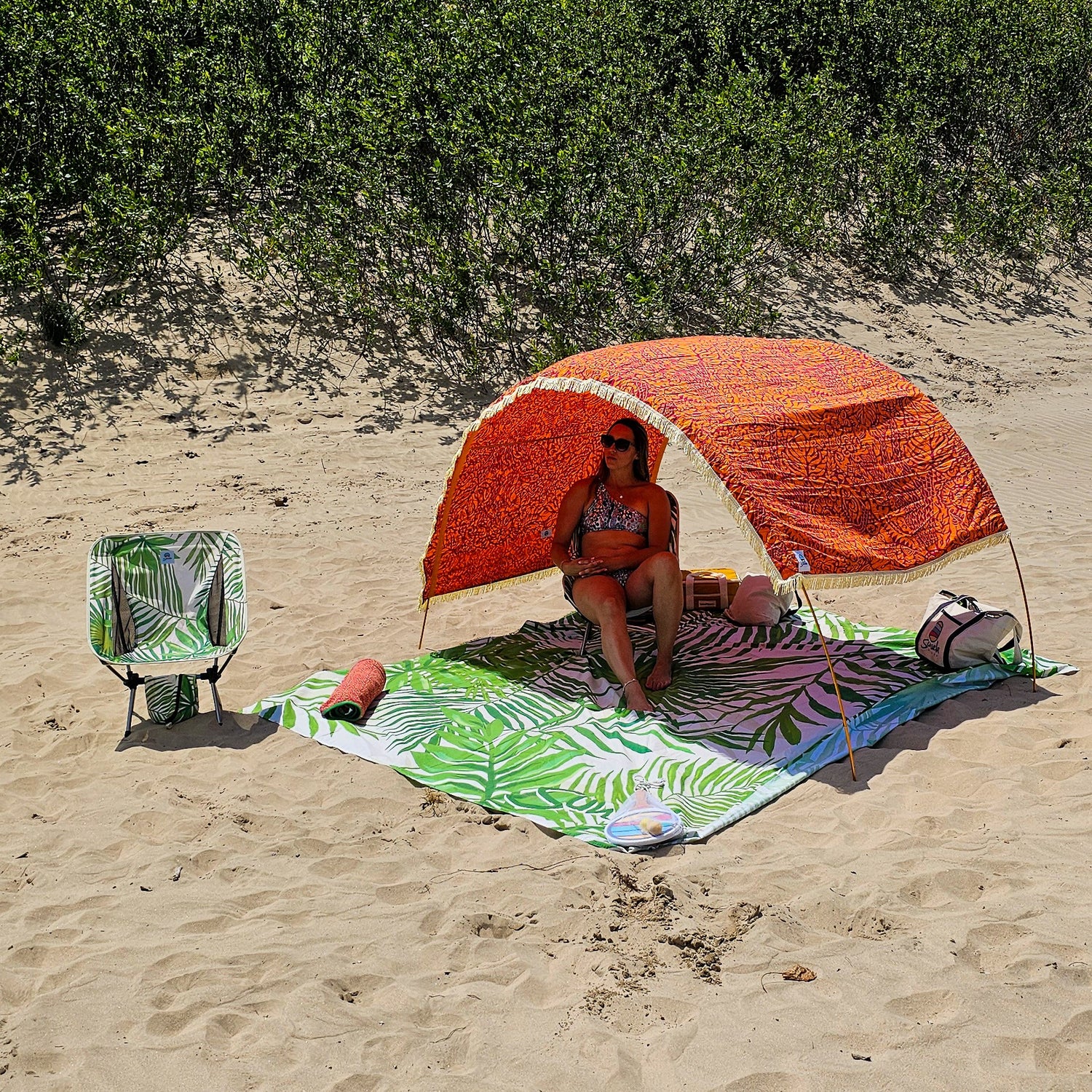 Lightweight & portable low beach chair by Suniela